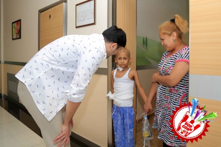 Руспублика онкология илмий марказининг болалар бўлимида “1 июнь -  Бутунжаҳон болаларни ҳимоя қилиш куни”га бағишланган хайрия тадбири 