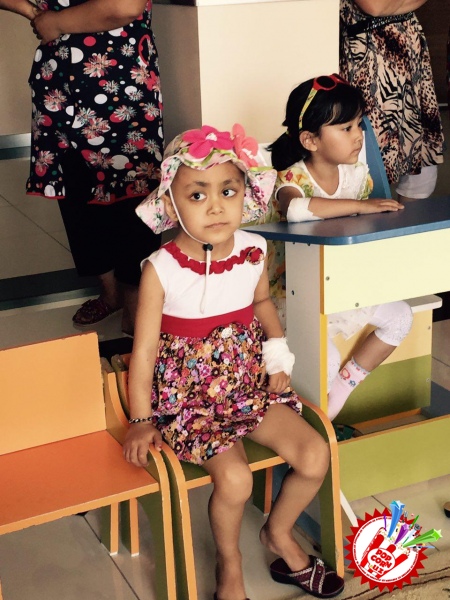 Руспублика онкология илмий марказининг болалар бўлимида “1 июнь -  Бутунжаҳон болаларни ҳимоя қилиш куни”га бағишланган хайрия тадбири