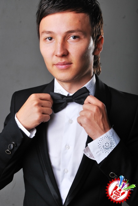 Умидли хонанда Баҳром Каримовдан “Лаблар” клип премьераси