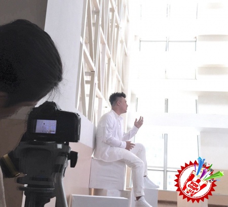 Жаҳонгир барчани "Севги дунёси"га чорламоқда