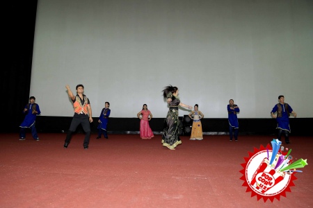 «Уринг жоним, уринг» филмининг намойишидан!