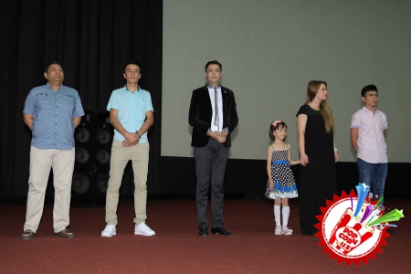 «Уринг жоним, уринг» филмининг намойишидан!