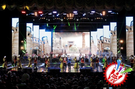 Хоразм наволари оламни тутди! Бунёдбек Саидов Сардор Раҳимхон билан дуэт куйлади!