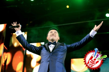 Хоразм наволари оламни тутди! Бунёдбек Саидов Сардор Раҳимхон билан дуэт куйлади!