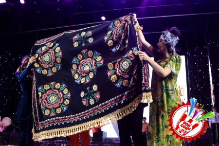 Хоразм наволари оламни тутди! Бунёдбек Саидов Сардор Раҳимхон билан дуэт куйлади!