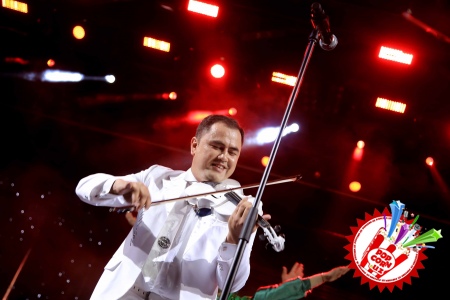 Хоразм наволари оламни тутди! Бунёдбек Саидов Сардор Раҳимхон билан дуэт куйлади!