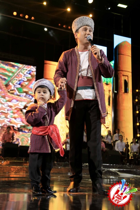 Хоразм наволари оламни тутди! Бунёдбек Саидов Сардор Раҳимхон билан дуэт куйлади!