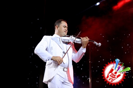 Хоразм наволари оламни тутди! Бунёдбек Саидов Сардор Раҳимхон билан дуэт куйлади!