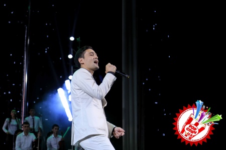 Хоразм наволари оламни тутди! Бунёдбек Саидов Сардор Раҳимхон билан дуэт куйлади!