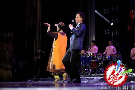 Хоразм наволари оламни тутди! Бунёдбек Саидов Сардор Раҳимхон билан дуэт куйлади!