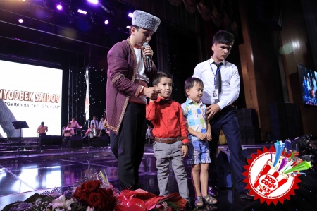 Хоразм наволари оламни тутди! Бунёдбек Саидов Сардор Раҳимхон билан дуэт куйлади!