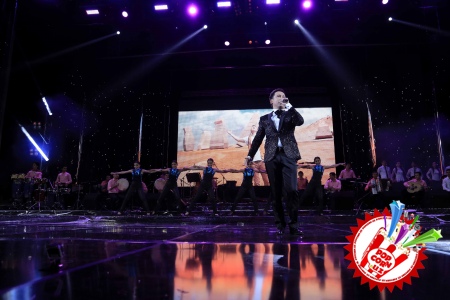 Хоразм наволари оламни тутди! Бунёдбек Саидов Сардор Раҳимхон билан дуэт куйлади!