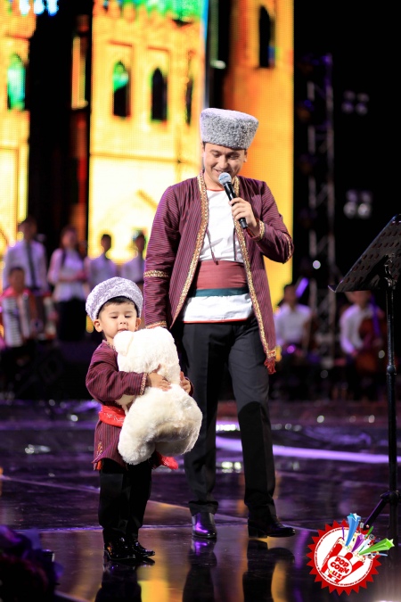 Хоразм наволари оламни тутди! Бунёдбек Саидов Сардор Раҳимхон билан дуэт куйлади!