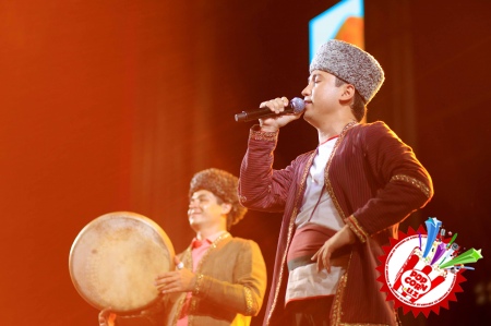 Хоразм наволари оламни тутди! Бунёдбек Саидов Сардор Раҳимхон билан дуэт куйлади!