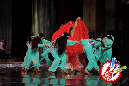 Хоразм наволари оламни тутди! Бунёдбек Саидов Сардор Раҳимхон билан дуэт куйлади!