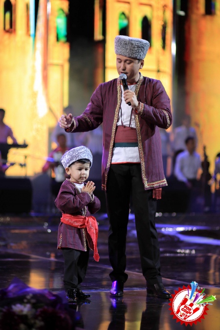 Хоразм наволари оламни тутди! Бунёдбек Саидов Сардор Раҳимхон билан дуэт куйлади!