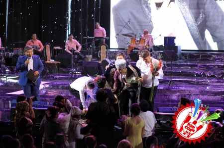 Хоразм наволари оламни тутди! Бунёдбек Саидов Сардор Раҳимхон билан дуэт куйлади!