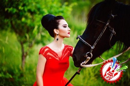 “Етар” дея нола қилаётган Зарина барчасидан чарчадими?