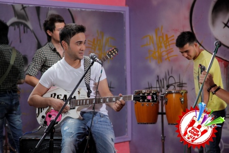 Шоҳруҳҳхон яна ноананавий клип тайёрламоқда