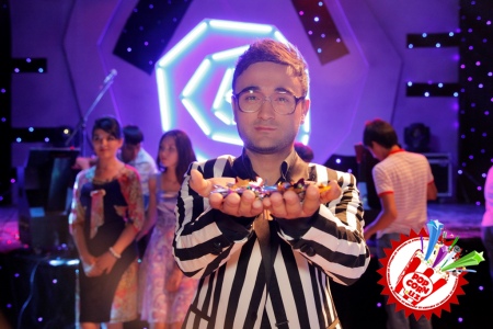 Шоҳруҳҳхон яна ноананавий клип тайёрламоқда