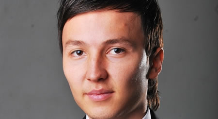 Умидли хонанда Баҳром Каримовдан “Лаблар” клип премьераси