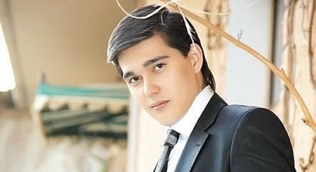 “Тасанно” Фаррух Комиловдан тарона премьераси