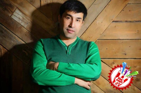 Ўзбекистон Республикасида хизмат кўрсатган артист Яҳёбек Мўминов айни ижод палласида