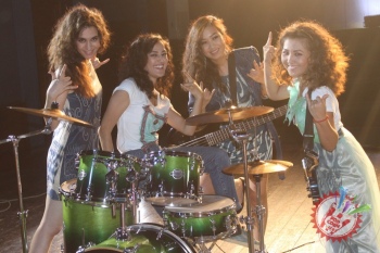 Шерзодбек бир нечта совғани бараварига тақдим этиш истагида