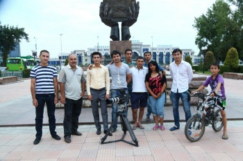 Шаҳзод Муродов тиним билмай ижод қилмоқда