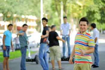 Умар Шамсиевдан янги видеоклип “Жонимга озор”