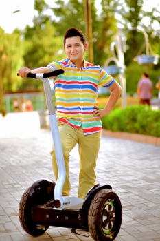 Умар Шамсиевдан янги видеоклип “Жонимга озор”