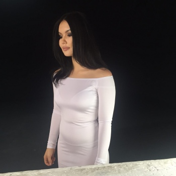 Азиза Низамова мухлислари учун кутилмаган туҳфа тайёрламоқда