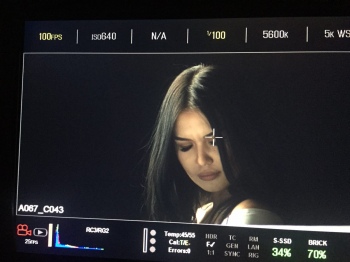 Азиза Низамова мухлислари учун кутилмаган туҳфа тайёрламоқда