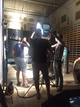 Азиза Низамова мухлислари учун кутилмаган туҳфа тайёрламоқда