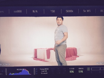 Азиза Низамова мухлислари учун кутилмаган туҳфа тайёрламоқда