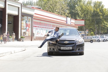 Бурхон Шараповдан тез кунда янги фильм “Фирибгар ошиқ”