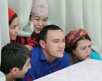 Шуҳрат Нуралиевдан янги фильм “Олтин том”