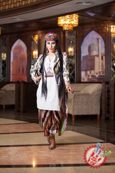 Канизадан кутилмаган образдаги фотосессия