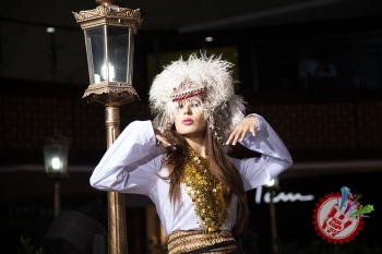 Канизадан кутилмаган образдаги фотосессия