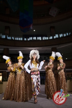 Канизадан кутилмаган образдаги фотосессия