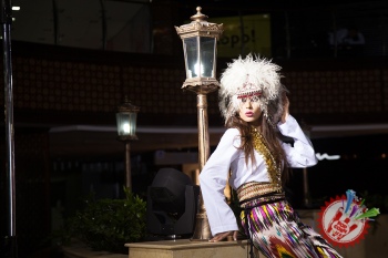 Канизадан кутилмаган образдаги фотосессия