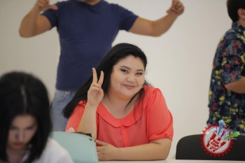 Муниса Ризаева хонандаликдан воз  кечди! Энди у ўқитувчи?!