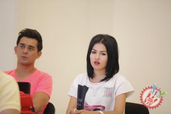 Муниса Ризаева хонандаликдан воз  кечди! Энди у ўқитувчи?!