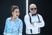 Умидахон севишганларга бағишлаб қўшиқ куйлади