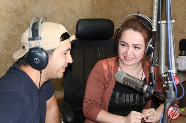 “Алимовалар ток шоу”си меҳмони Ойбек ва Нигора