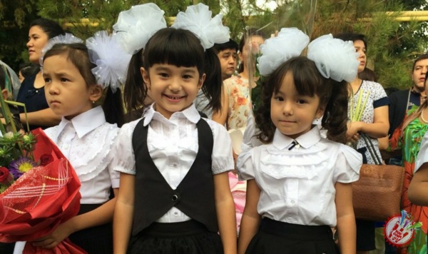 Фарзандини мактабга кузатган машҳурлар