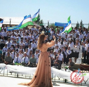 Латофатли Лола Самарқанддаги мухлисларини хушнуд этди