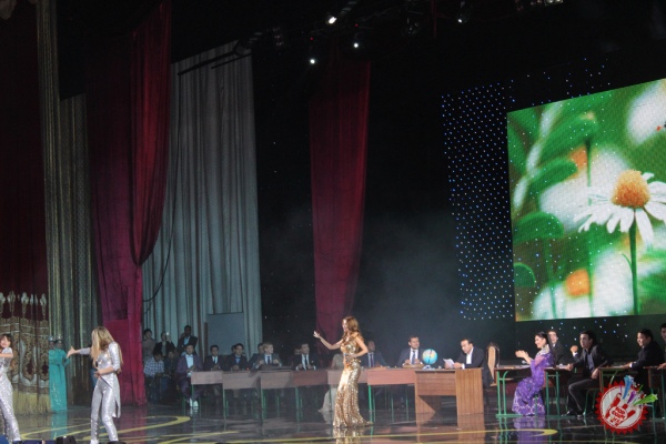 “Япроғимиз азим чинорнинг”