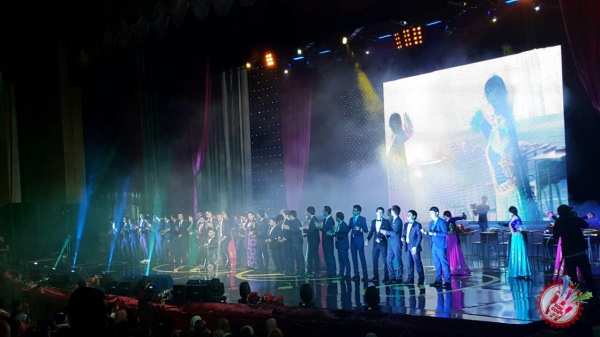 “Япроғимиз азим чинорнинг”