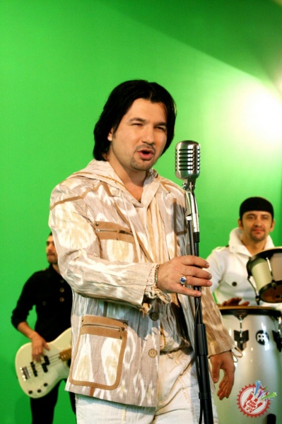 Бунёд ижросидаги янги таронани қарши олинг